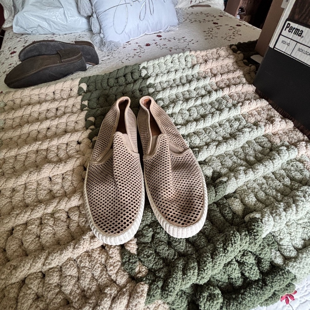 Frye Cream Textured Sole Shoes